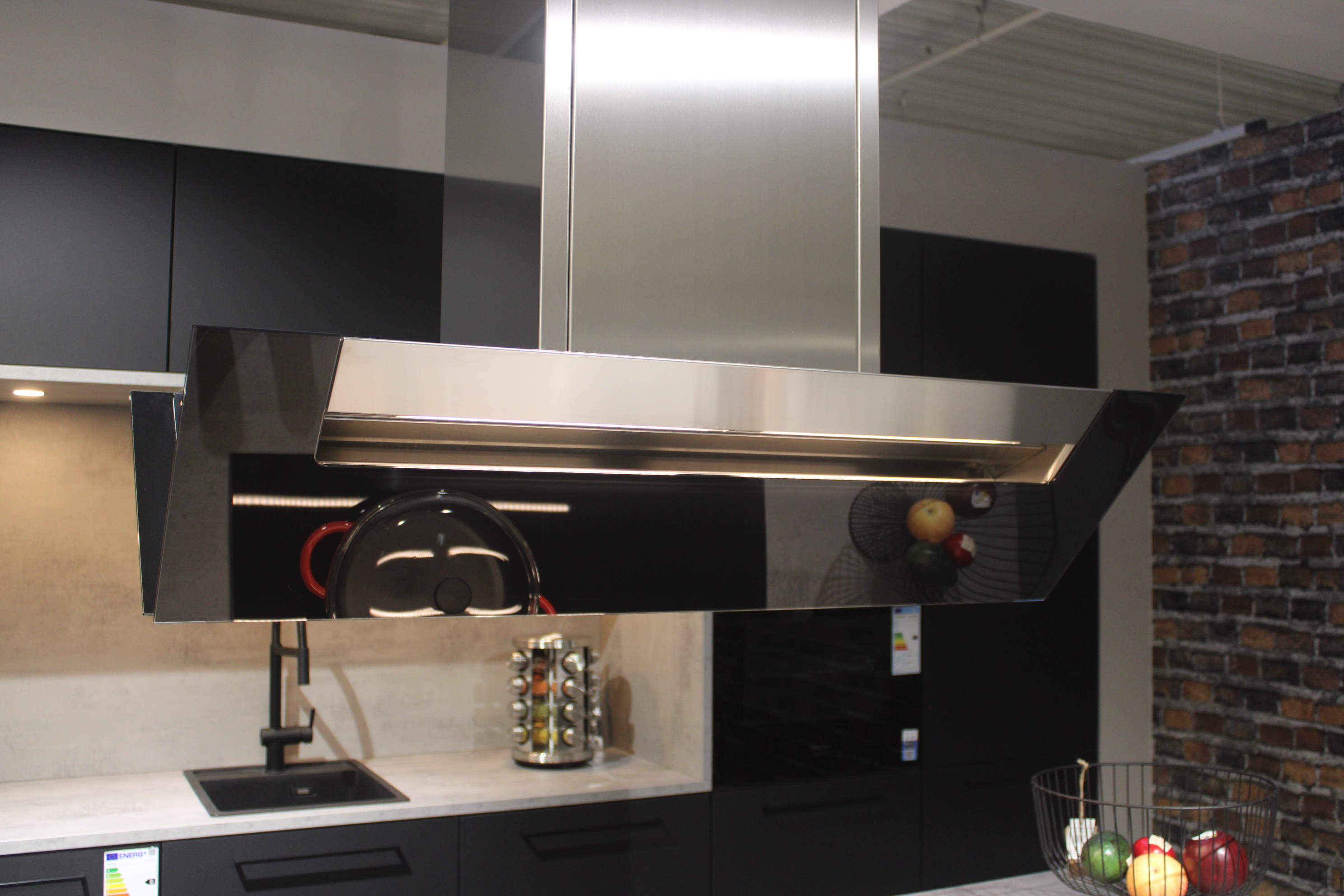 Musterküche, Frontausführung Schichtstoff schwarz, Interliving 3340