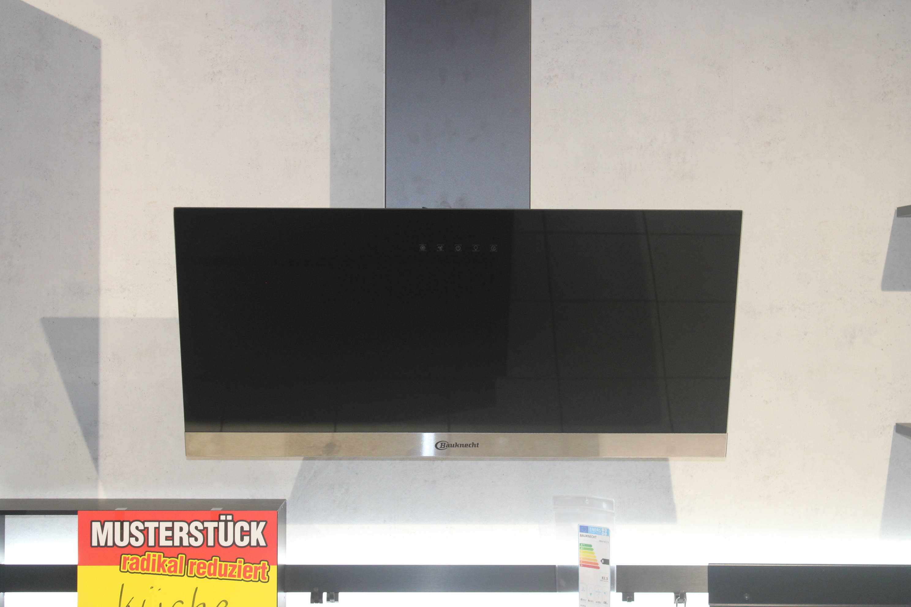 Musterküche, Fronten Fjordblau, Korpus in Schiefergrau - Nobilia Easytouch