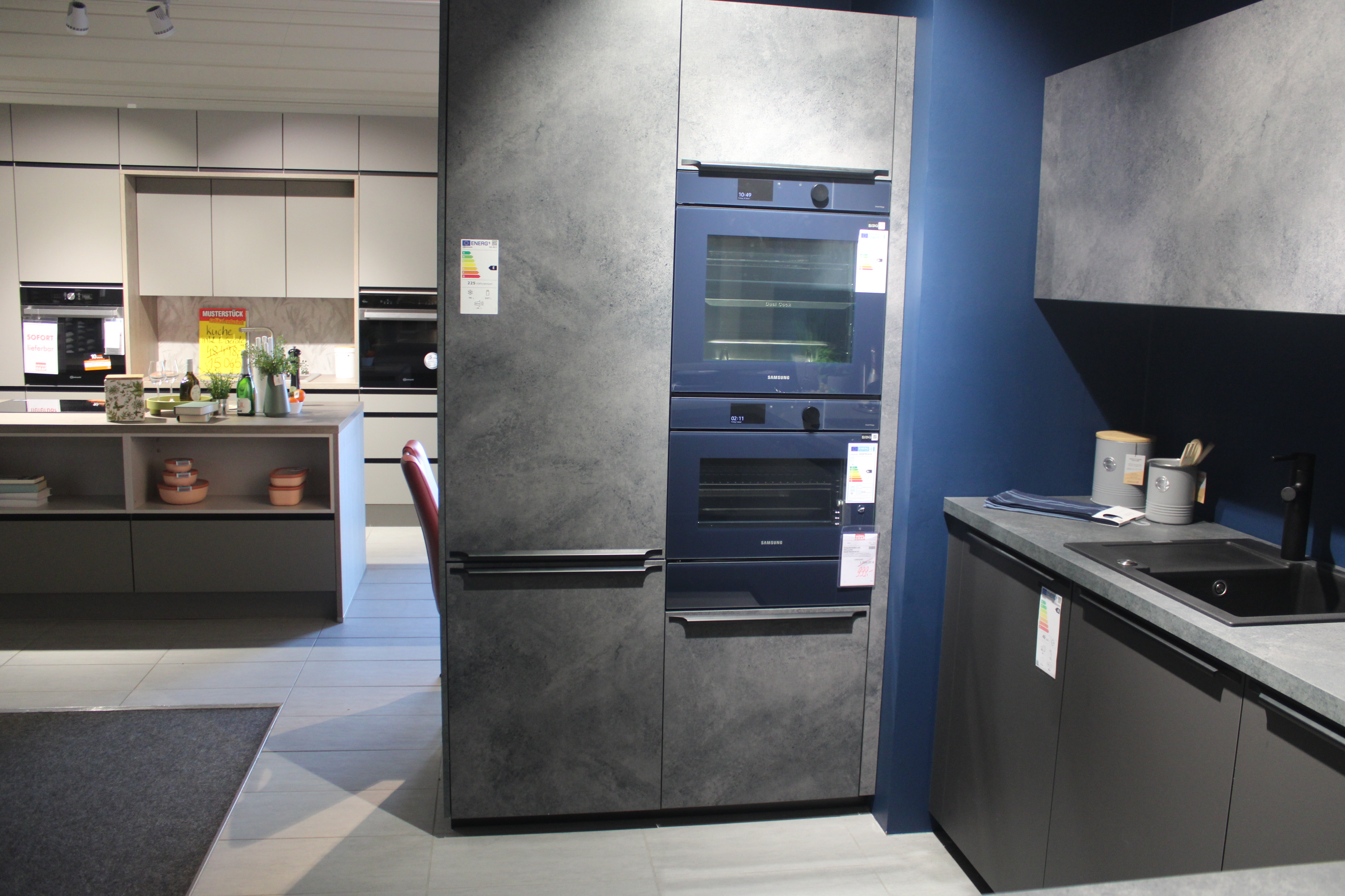 Musterküche, Fronten Melaminharz Graphit  - Interliving 3110