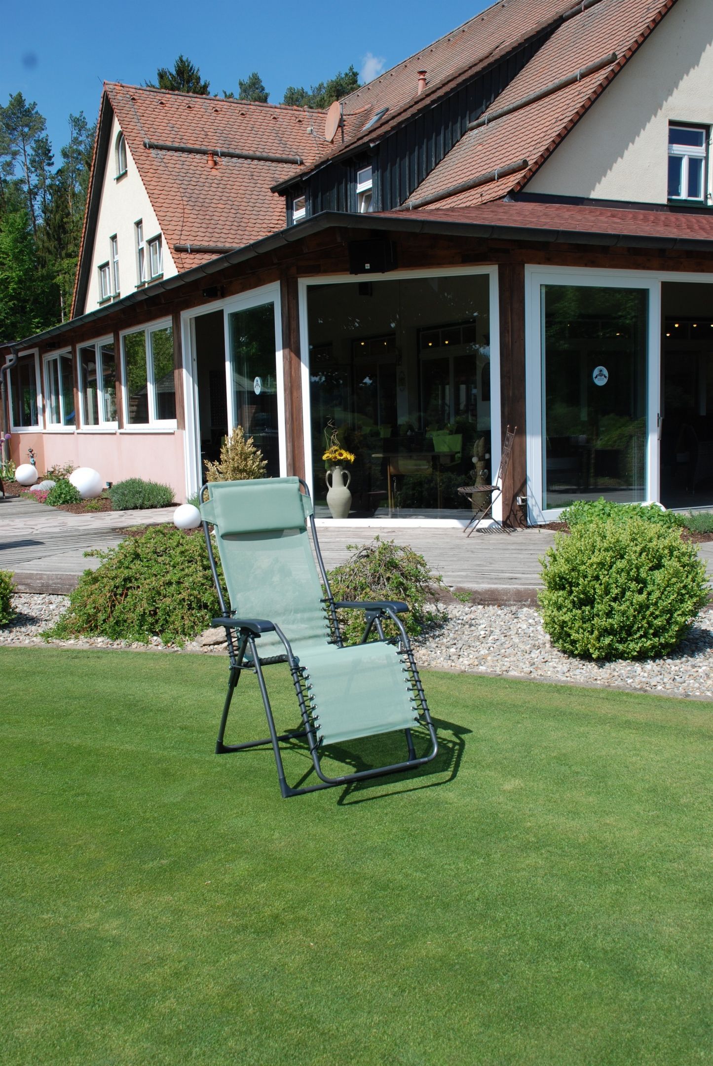 Sungörl Oasi Promo Relaxliege Stahl/Textilene Olive Sungörl Oasi Promo Relaxliege Stahl/Textilene Olive
